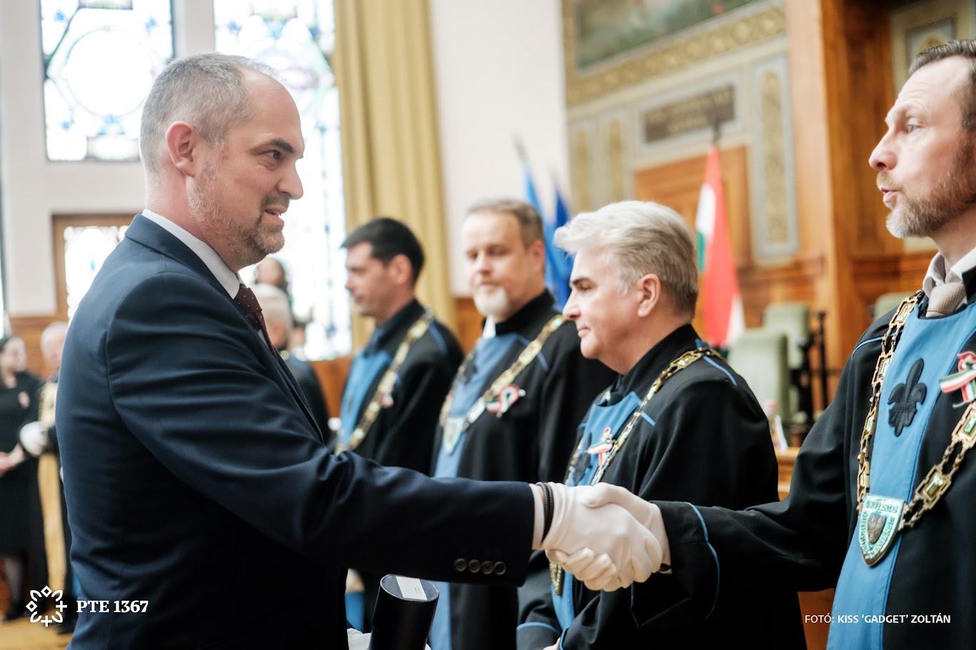 Habilitációs oklevél átvétele